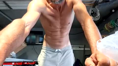 Snapshot of bisexdadd chatting on August 8, 2026, 3:52 am bisexdadd online show from August 8, 2026, 3:52 am