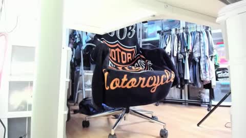 bisexualjay online show from September 26, 2025, 1:48 pm