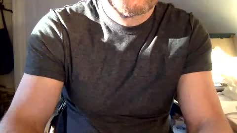 Snapshot of bisonbar chatting on January 7, 2025, 8:42 pm BisonBar online show from January 7, 2025, 8:42 pm