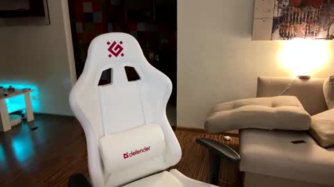 Snapshot of bitter_moon chatting on January 17, 2025, 5:00 am Ann Braslowsky online show from January 17, 2025, 5:00 am