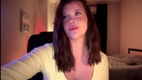 Snapshot of bitter_moon chatting on September 22, 2025, 2:02 am Ann Braslowsky online show from September 22, 2025, 2:02 am