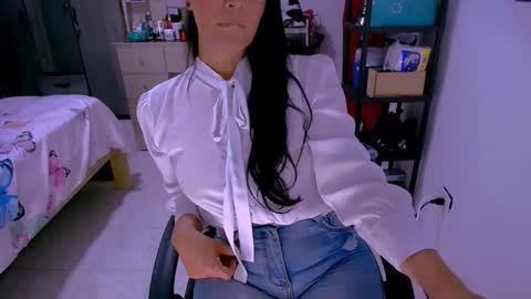 Snapshot of bittermomxxx chatting on May 26, 2026, 10:17 pm bittermomxxx online show from May 26, 2026, 10:17 pm