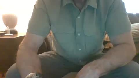 bizzybeejc online show from October 18, 2025, 7:03 pm