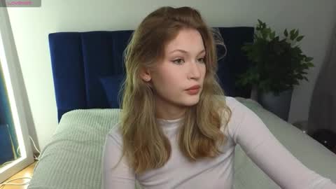 Julia online show from October 31, 2025, 8:48 am