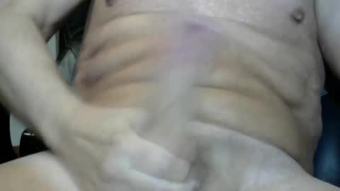 bkzman8 online show from October 27, 2025, 2:32 pm