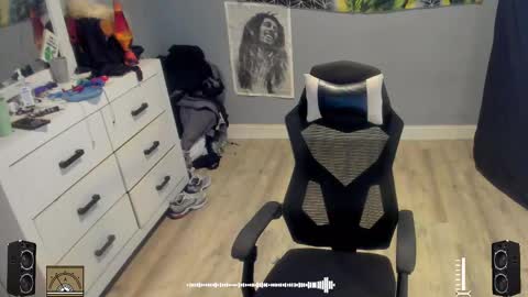 Plant Base Streamers From Pennsylvania online show from September 28, 2025, 8:58 pm