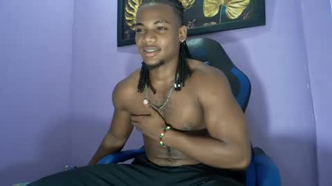 Snapshot of black_dicck chatting on December 1, 2024, 8:31 pm tu morenito online show from December 1, 2024, 8:31 pm