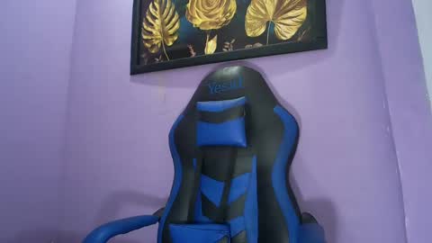 Snapshot of black_dicck chatting on December 9, 2024, 10:30 pm tu morenito online show from December 9, 2024, 10:30 pm