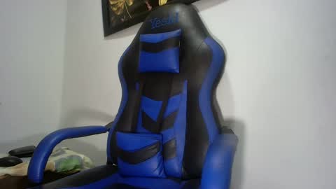 Snapshot of black_dicck chatting on January 30, 2025, 10:08 pm tu morenito online show from January 30, 2025, 10:08 pm