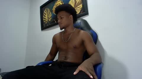 Snapshot of black_dicck chatting on February 3, 2025, 5:56 pm tu morenito online show from February 3, 2025, 5:56 pm