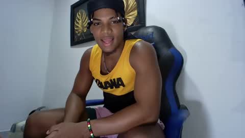 Snapshot of black_dicck chatting on February 6, 2025, 12:33 am tu morenito online show from February 6, 2025, 12:33 am