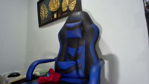 Snapshot of black_dicck chatting on February 15, 2025, 8:22 pm tu morenito online show from February 15, 2025, 8:22 pm