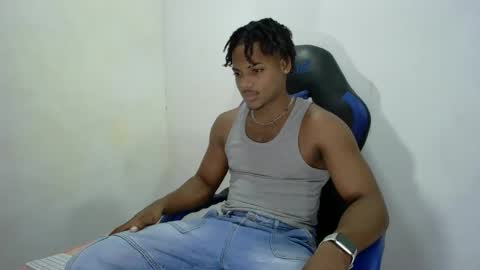 Snapshot of black_dicck chatting on October 17, 2025, 2:37 am tu morenito online show from October 17, 2025, 2:37 am