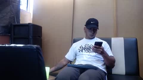 black_hot26 online show from December 12, 2024, 2:33 pm