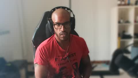 Master online show from April 14, 2026, 8:09 am