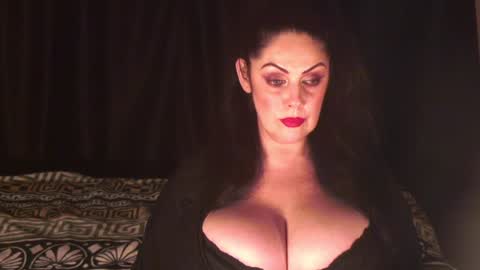 Snapshot of black_pearls chatting on January 31, 2025, 10:52 pm Sarah online show from January 31, 2025, 10:52 pm