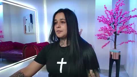 Snapshot of black_roseee chatting on November 6, 2025, 3:29 am Rousse online show from November 6, 2025, 3:29 am