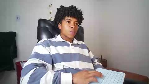 black_tentationx online show from February 9, 2025, 2:28 am