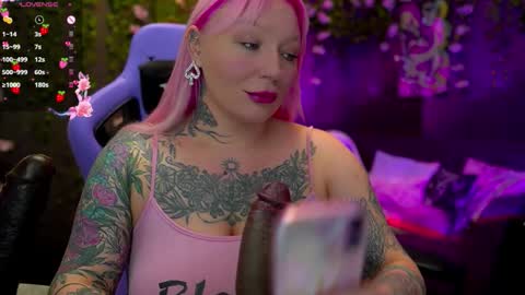 Snapshot of blackedbarbie chatting on September 24, 2025, 1:03 pm Alice online show from September 24, 2025, 1:03 pm