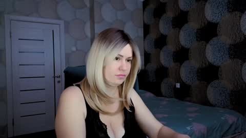 Snapshot of blackeyes11 chatting on December 16, 2024, 12:26 am blackeyes11 online show from December 16, 2024, 12:26 am