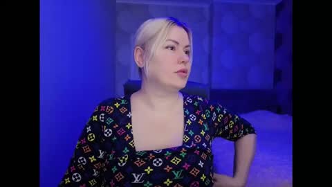 Snapshot of blackeyes11 chatting on January 12, 2026, 4:18 am blackeyes11 online show from January 12, 2026, 4:18 am