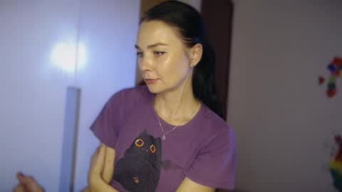 Altushka online show from May 5, 2026, 5:04 am