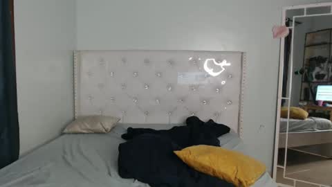 Cleo online show from October 12, 2025, 6:45 am