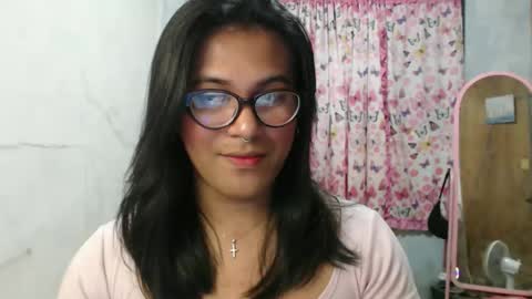 Ellez online show from February 3, 2026, 7:52 pm