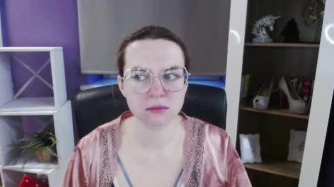 Z O E Y online show from April 1, 2026, 4:46 am