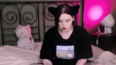 Snapshot of blacky_tea chatting on October 13, 2025, 4:40 pm blacky_tea online show from October 13, 2025, 4:40 pm