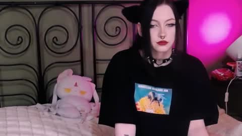 Snapshot of blacky_tea chatting on November 2, 2025, 9:22 am blacky_tea online show from November 2, 2025, 9:22 am