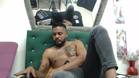 Snapshot of blade_foxx chatting on January 25, 2025, 11:43 pm Richard online show from January 25, 2025, 11:43 pm