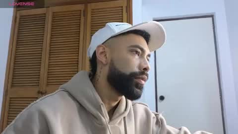 blade_miller_ online show from June 4, 2026, 2:50 am