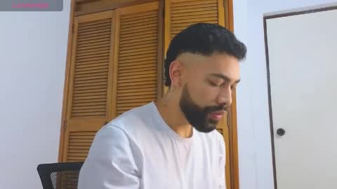 blade_miller_ online show from June 5, 2026, 12:33 pm