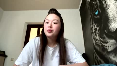 Hana  online show from June 8, 2026, 2:01 am