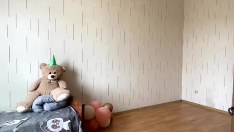 Mila online show from March 26, 2026, 6:30 am