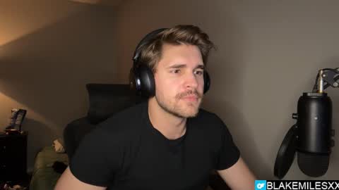 Snapshot of blakemiles2 chatting on November 29, 2025, 1:41 am Blake Miles online show from November 29, 2025, 1:41 am