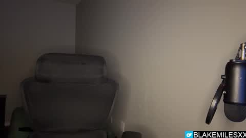 Snapshot of blakemiles2 chatting on December 1, 2025, 5:56 am Blake Miles online show from December 1, 2025, 5:56 am