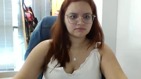 Snapshot of blanquita102530 chatting on October 1, 2025, 5:41 pm Lary online show from October 1, 2025, 5:41 pm