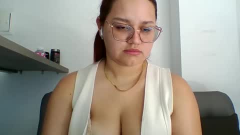 Snapshot of blanquita102530 chatting on November 7, 2025, 3:23 pm Lary online show from November 7, 2025, 3:23 pm