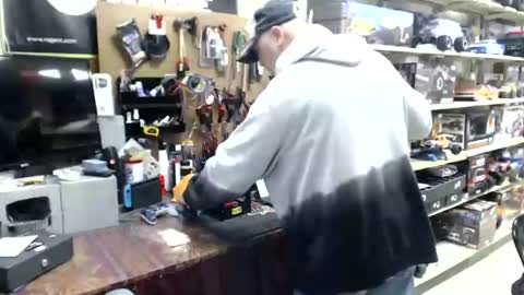 EeVeGuy online show from October 12, 2025, 12:15 pm