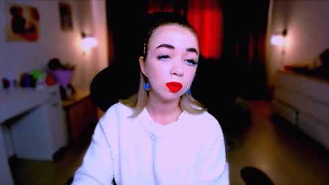 Nicole online show from September 13, 2025, 9:20 am