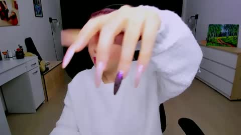 Nicole online show from December 17, 2024, 6:35 am