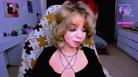 Nicole online show from September 14, 2025, 11:42 am