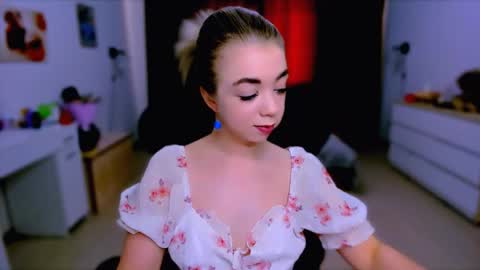 Nicole online show from September 20, 2025, 10:05 am