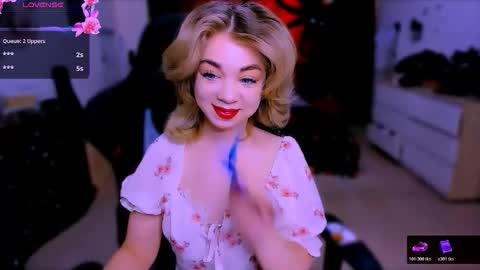 Nicole online show from November 14, 2025, 10:25 am