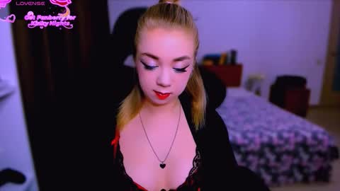 Nicole online show from November 22, 2025, 12:31 am