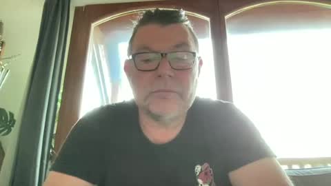 BlIdoL online show from June 17, 2026, 5:43 am