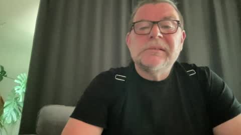 BlIdoL online show from June 18, 2026, 8:58 am