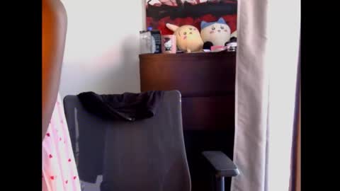 bloggirllaurel online show from February 14, 2026, 6:59 pm